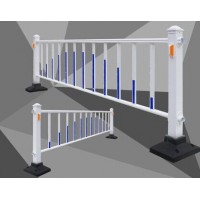 南寧道路隔離欄規(guī)格款式公路護欄驚爆點