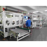 全自動電池包膜機，電池貼膜機